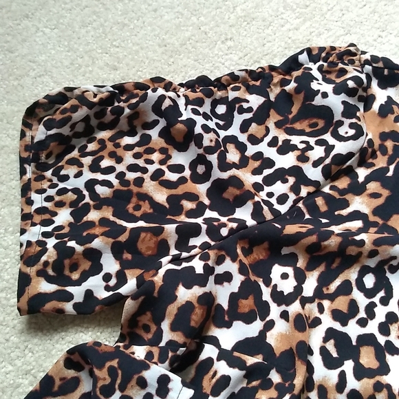 Talbots Womens Short Sleeve Animal print Sz Large Animal Print Blouse - Picture 4 of 7